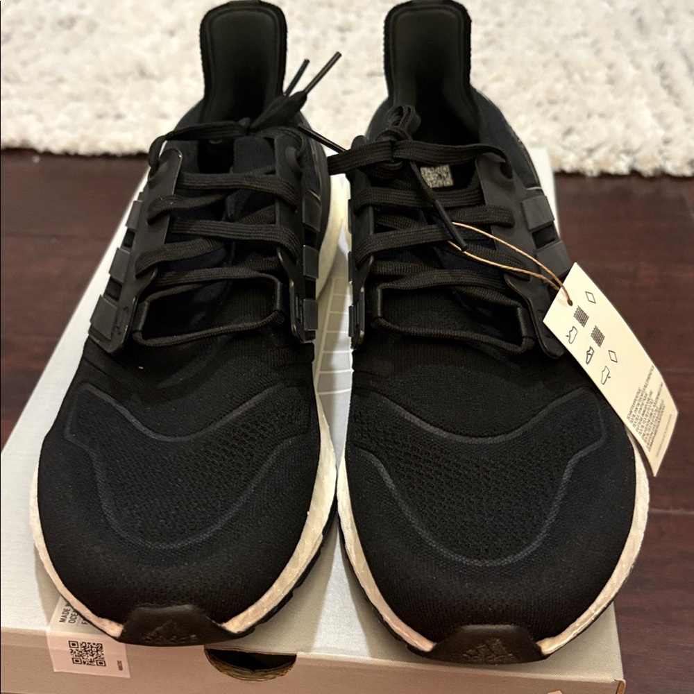 Adidas UltraBoost 22 Black Running Shoes.  SZ 11.
